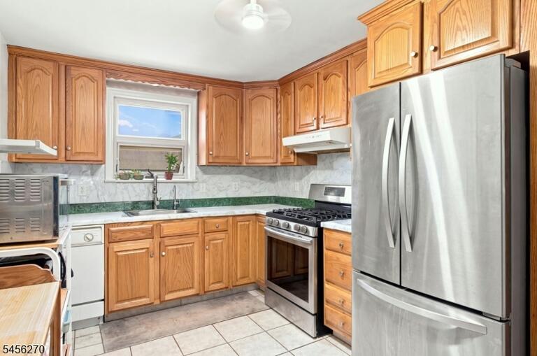 Property listing MLS 4048895 photo 18