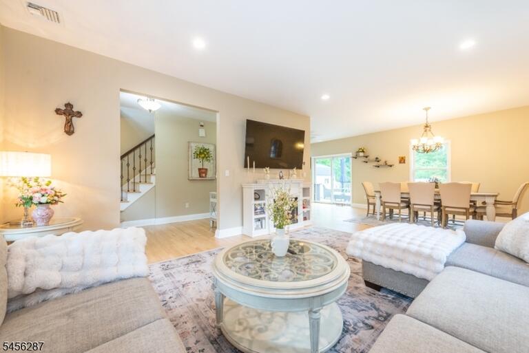 Property listing MLS 4048902 photo 12