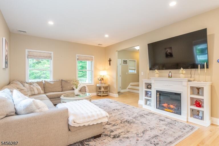 Property listing MLS 4048902 photo 13