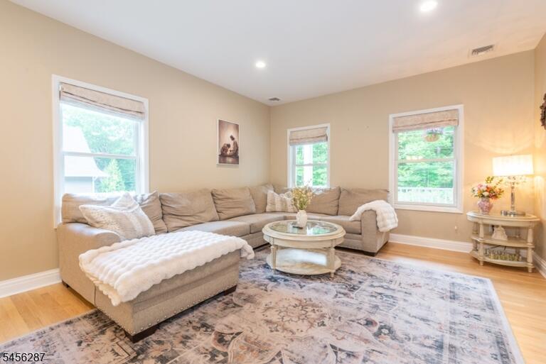 Property listing MLS 4048902 photo 14