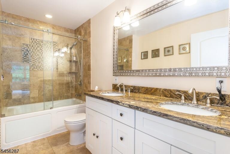 Property listing MLS 4048902 photo 17