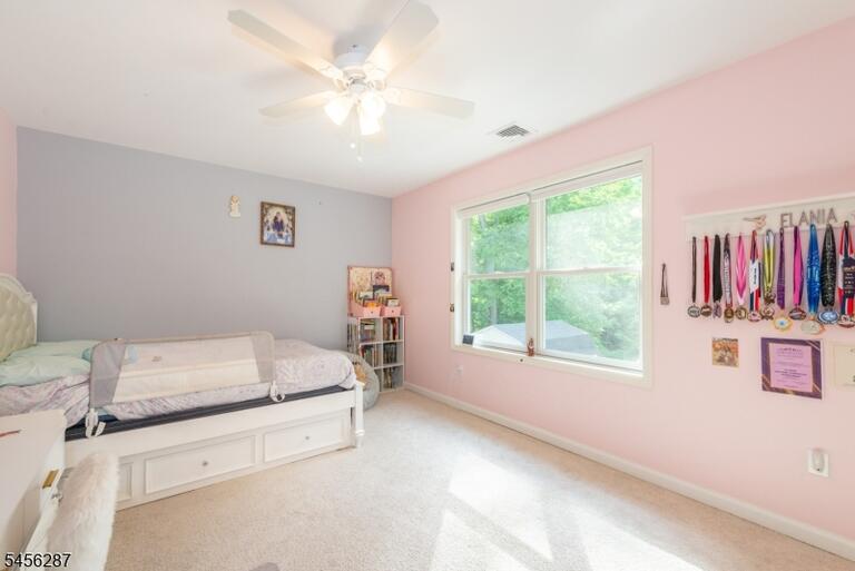Property listing MLS 4048902 photo 3