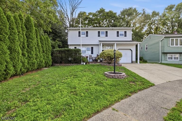 Property listing MLS 4048908 photo 1