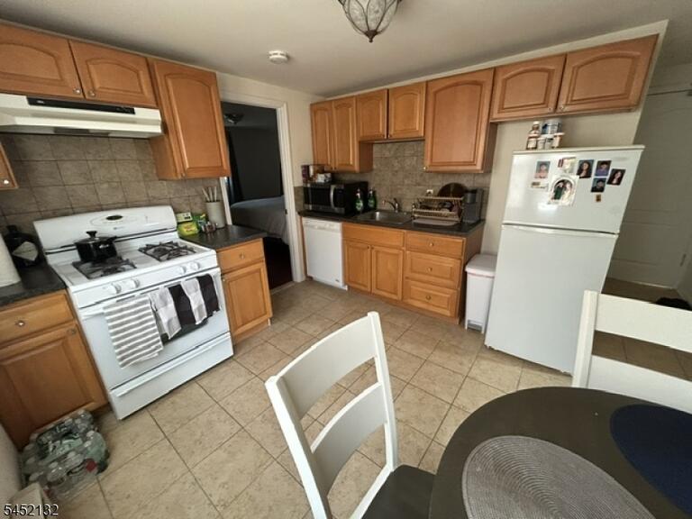 Property listing MLS 4048911 photo 17