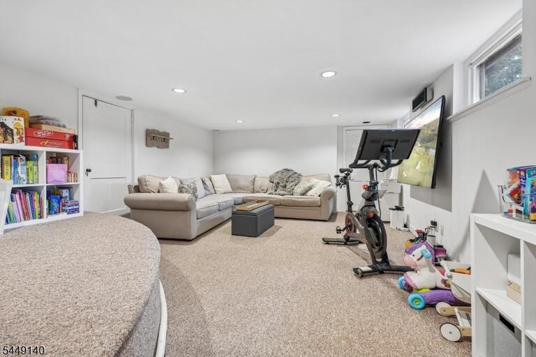 Property listing MLS 4048916 photo 43