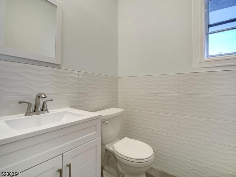 Property listing MLS 4048920 photo 10