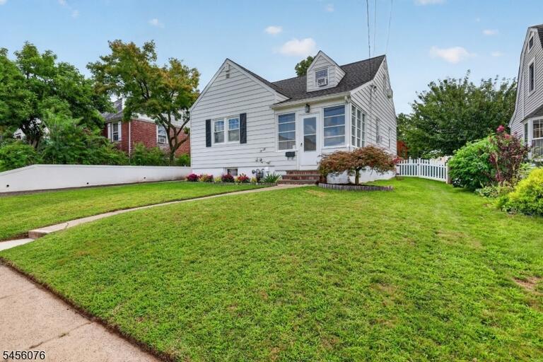 Property listing MLS 4048921 photo 1