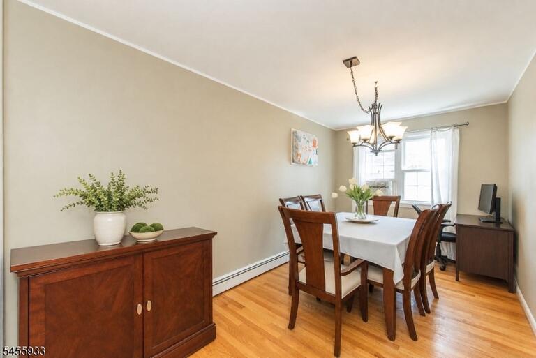 Property listing MLS 4048922 photo 5