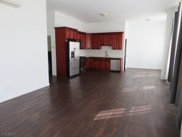 Property listing MLS 4048923 photo 1