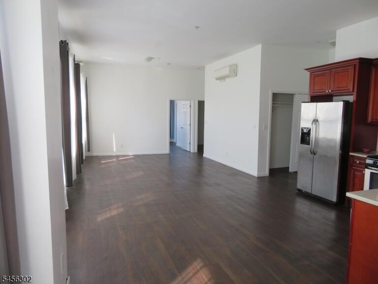 Property listing MLS 4048923 photo 2
