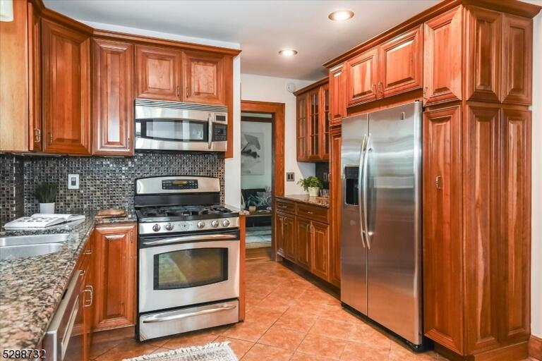 Property listing MLS 4048926 photo 11