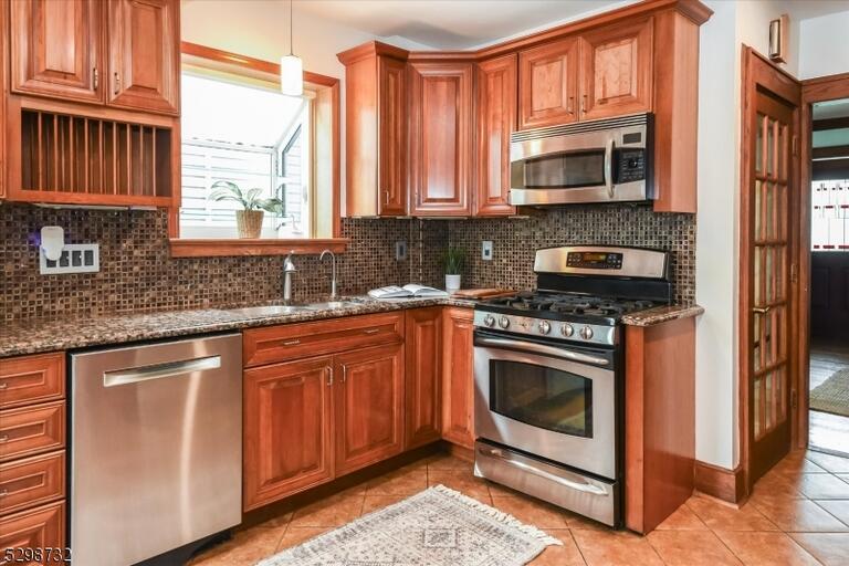 Property listing MLS 4048926 photo 12