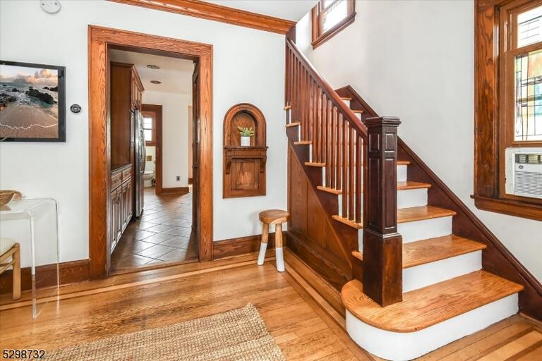 Property listing MLS 4048926 photo 2