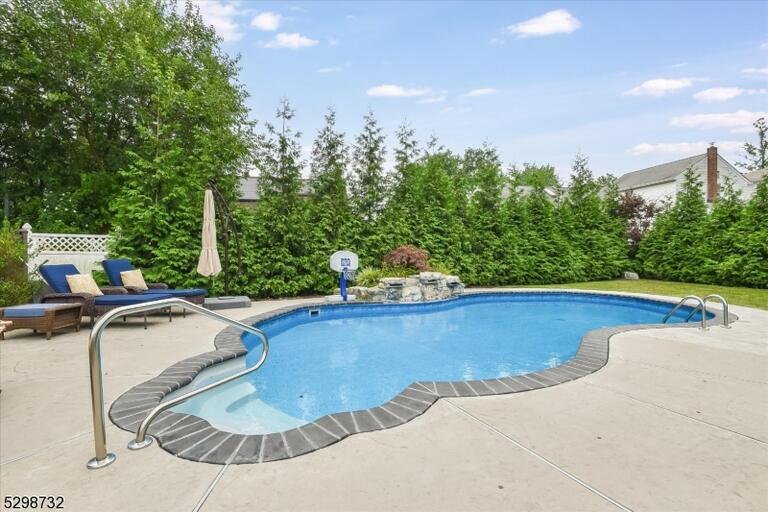 Property listing MLS 4048926 photo 30