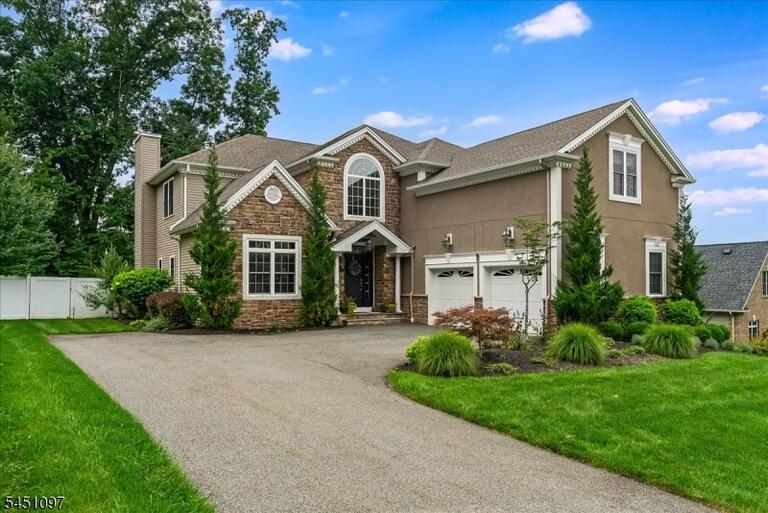 Property listing MLS 4048936 photo 1