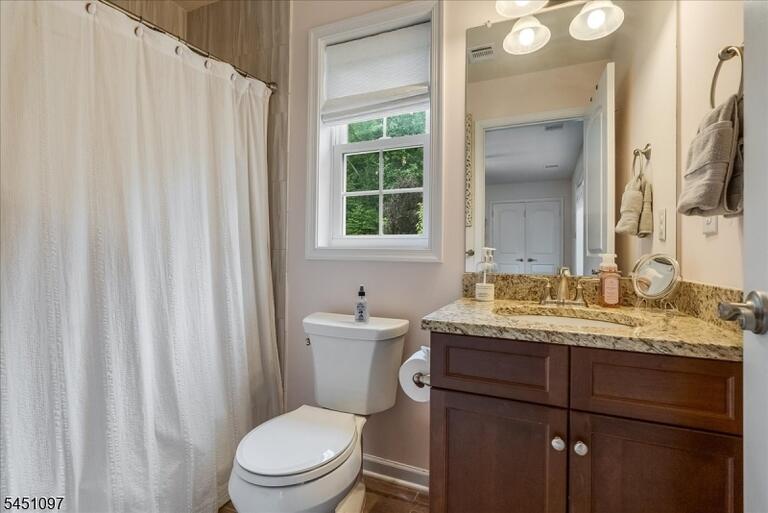 Property listing MLS 4048936 photo 25
