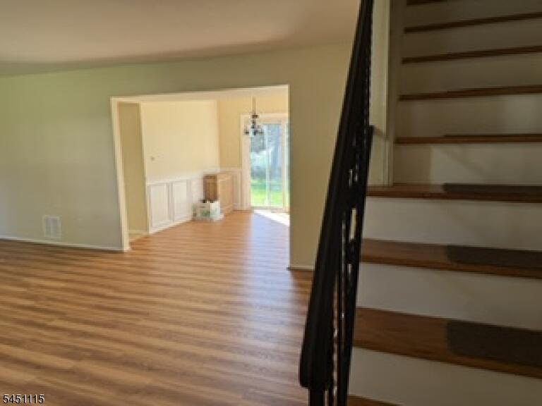 Property listing MLS 4048937 photo 2