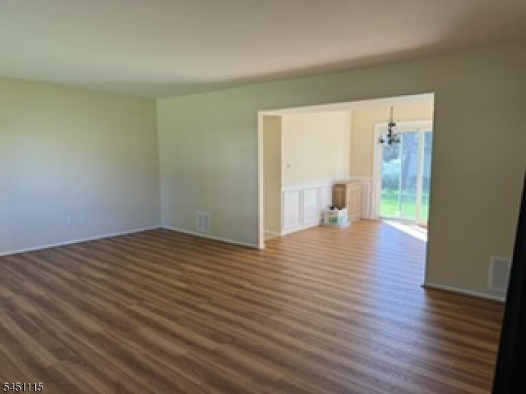 Property listing MLS 4048937 photo 4