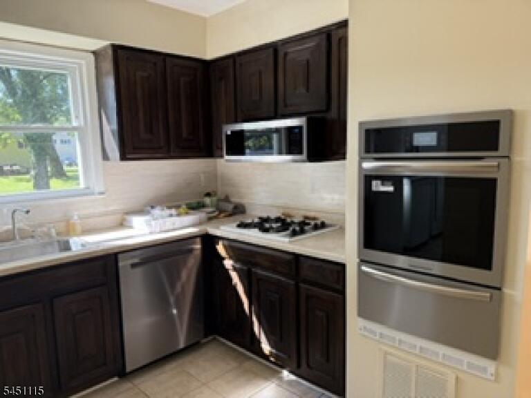 Property listing MLS 4048937 photo 6
