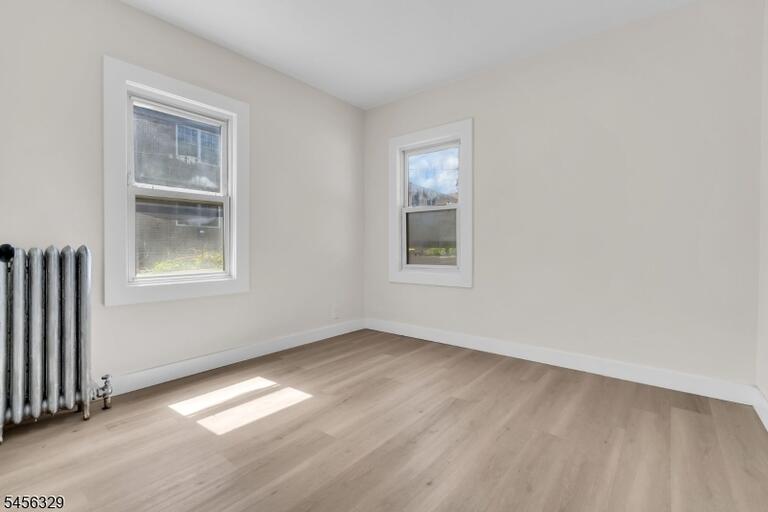 Property listing MLS 4048941 photo 12