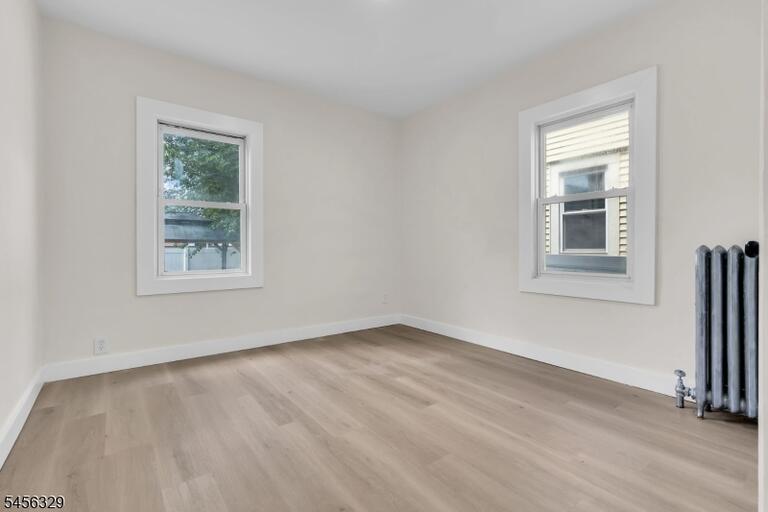 Property listing MLS 4048941 photo 17