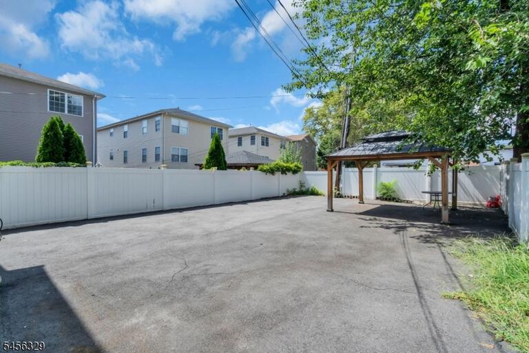Property listing MLS 4048941 photo 31