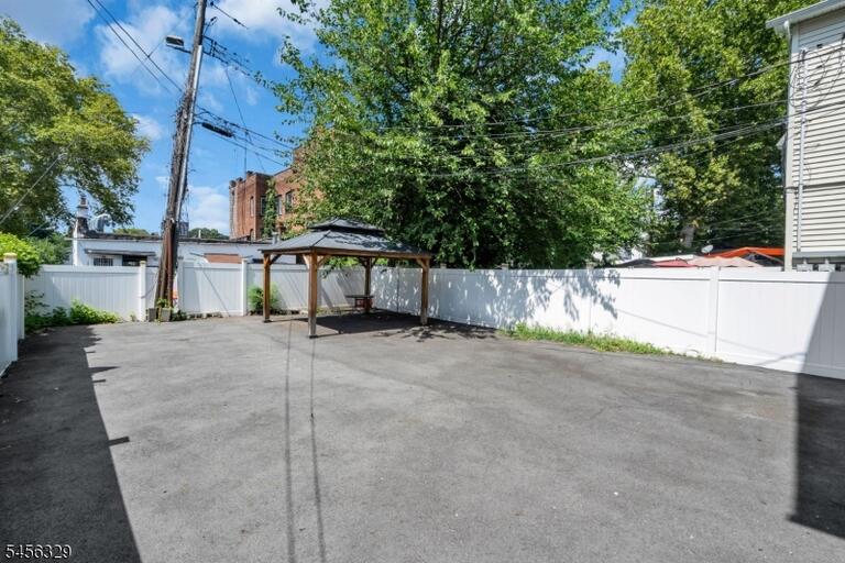 Property listing MLS 4048941 photo 32