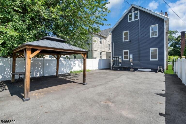 Property listing MLS 4048941 photo 33
