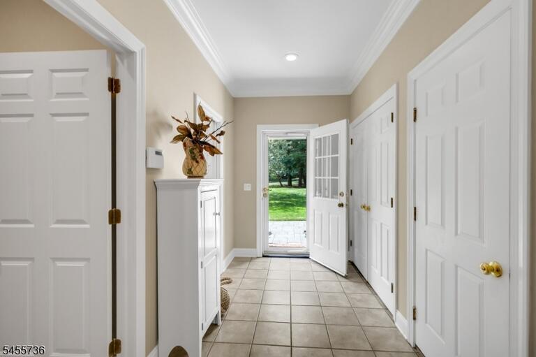 Property listing MLS 4048949 photo 18