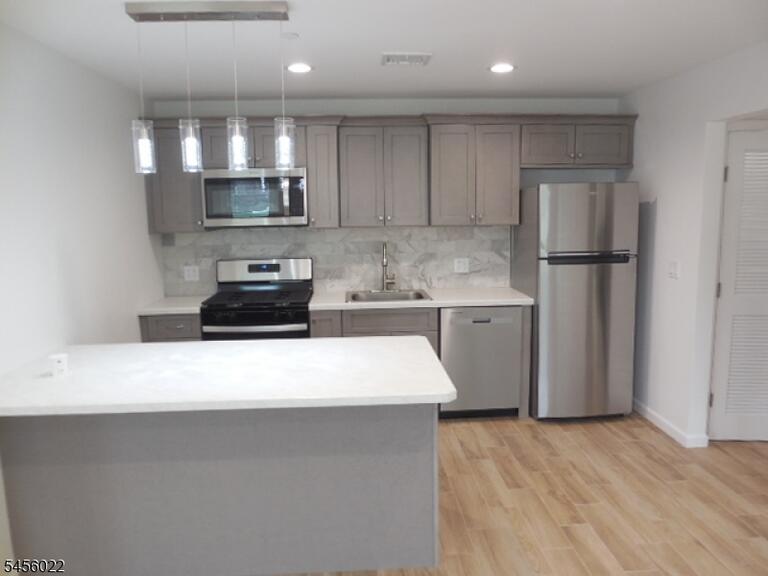 Property listing MLS 4048951 photo 4