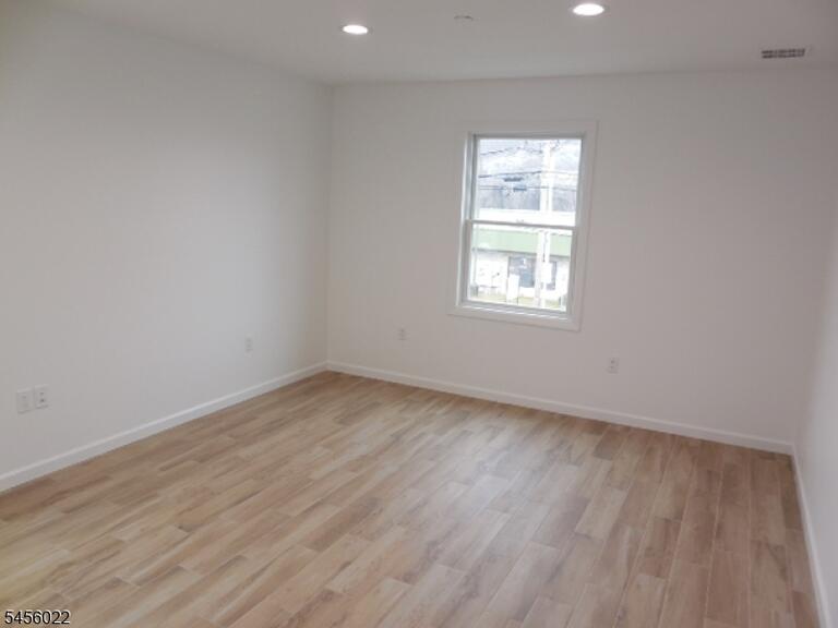 Property listing MLS 4048951 photo 5