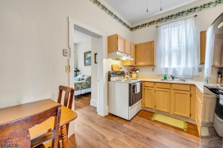 Property listing MLS 4048956 photo 8