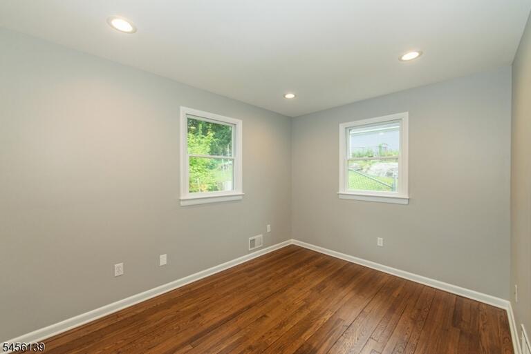 Property listing MLS 4048957 photo 11