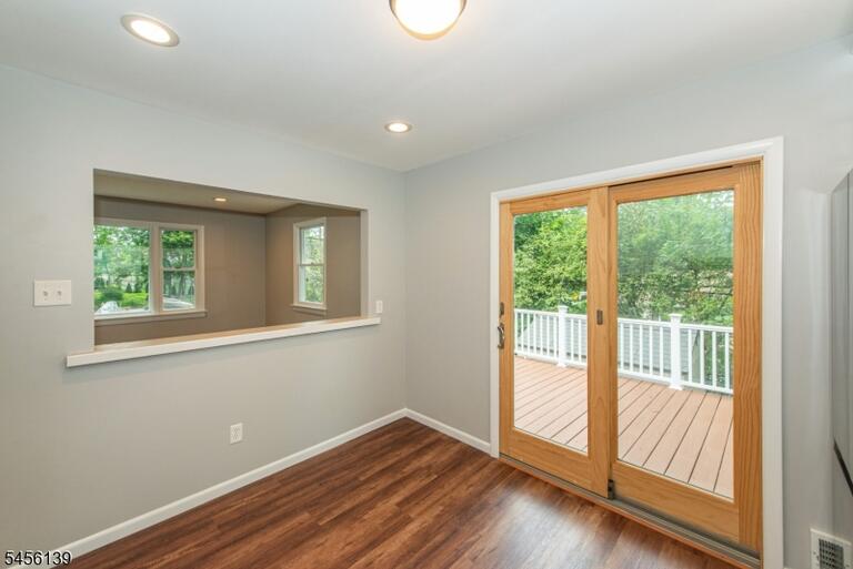 Property listing MLS 4048957 photo 9