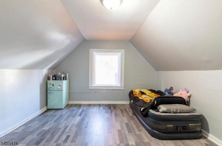 Property listing MLS 4048959 photo 9