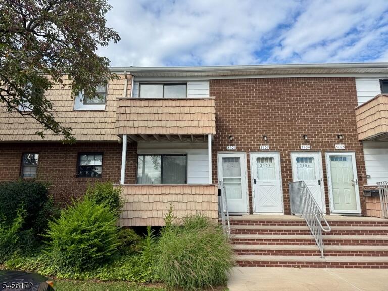 Property listing MLS 4048976 photo 1