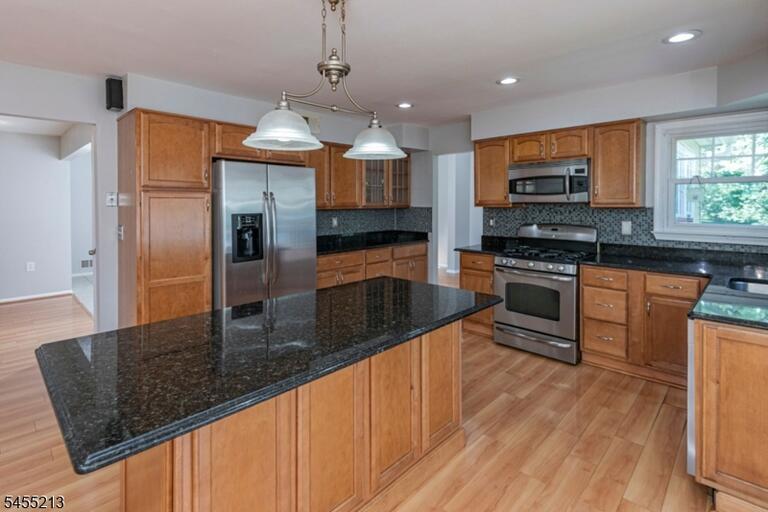 Property listing MLS 4048979 photo 12