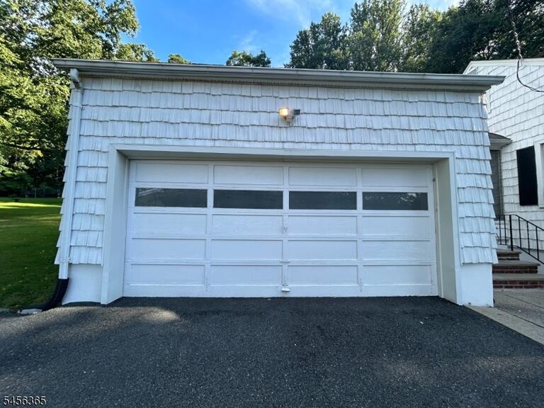 Property listing MLS 4048980 photo 4