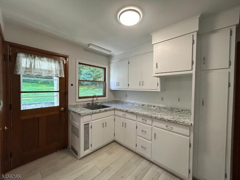 Property listing MLS 4048980 photo 5