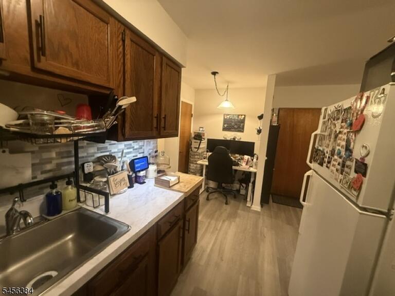 Property listing MLS 4048985 photo 3
