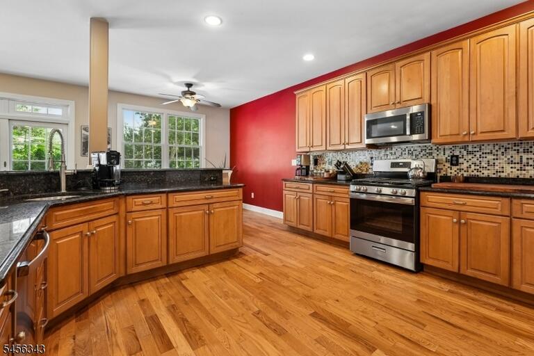 Property listing MLS 4048988 photo 14