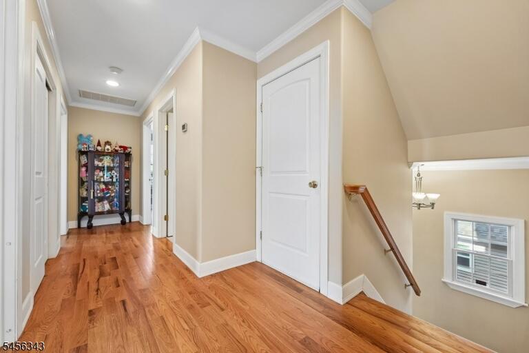 Property listing MLS 4048988 photo 18