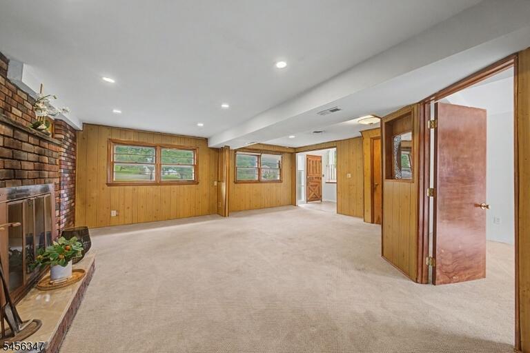 Property listing MLS 4048989 photo 9