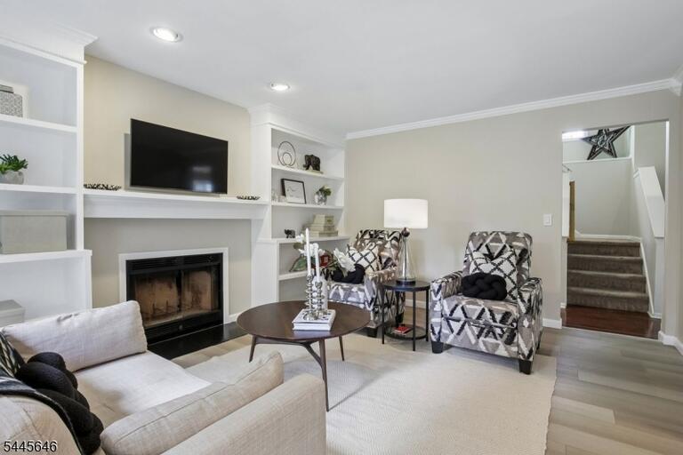 Property listing MLS 4048991 photo 24