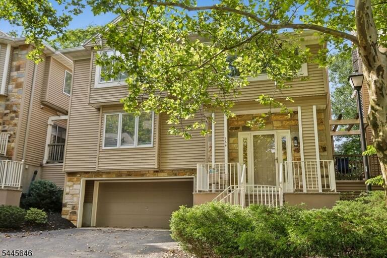 Property listing MLS 4048991 photo 45