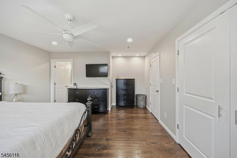 Property listing MLS 4048992 photo 17