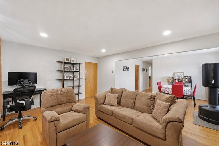 Property listing MLS 4048992 photo 32