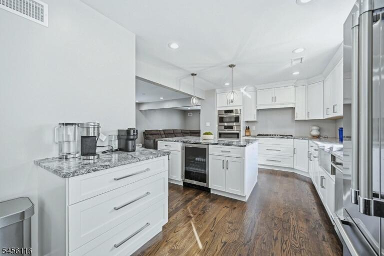 Property listing MLS 4048992 photo 9