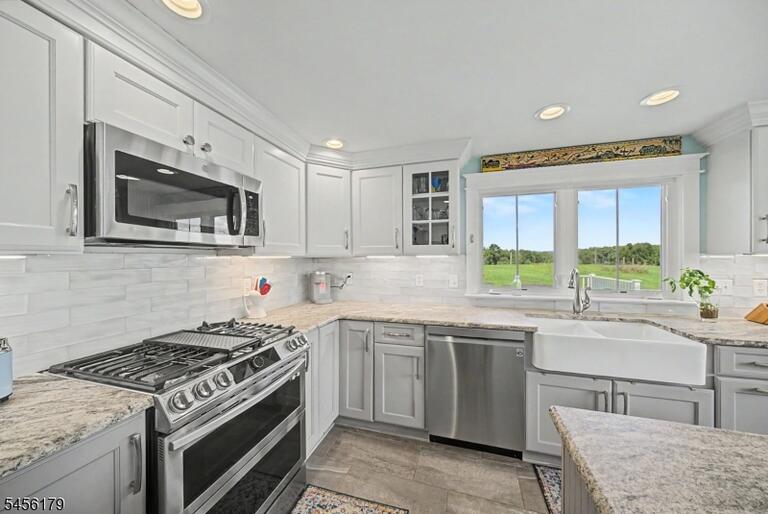 Property listing MLS 4048993 photo 11