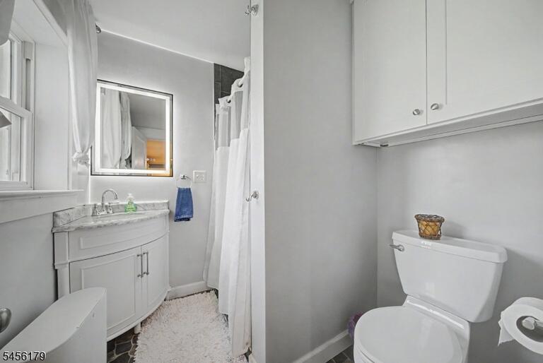 Property listing MLS 4048993 photo 18